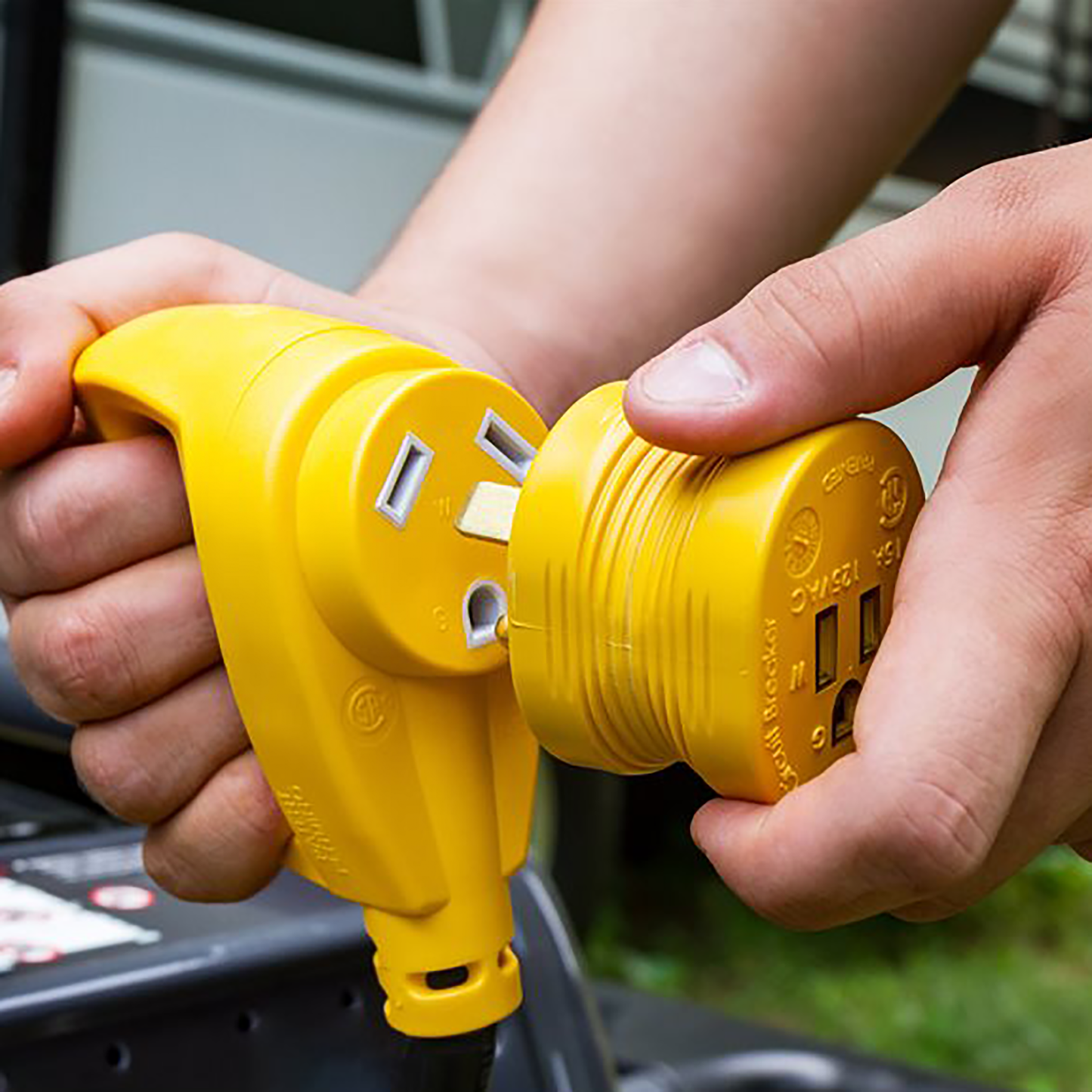 CARDED 30M/15F POWER GRIP ELECTRICAL ADAPTER